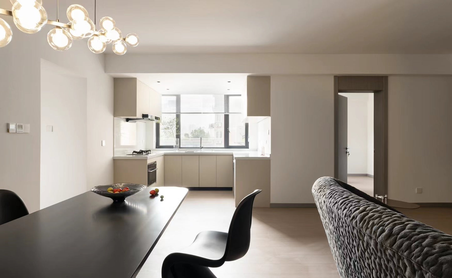 Nice 3br with balcony at jiaotong university 海富公寓3房