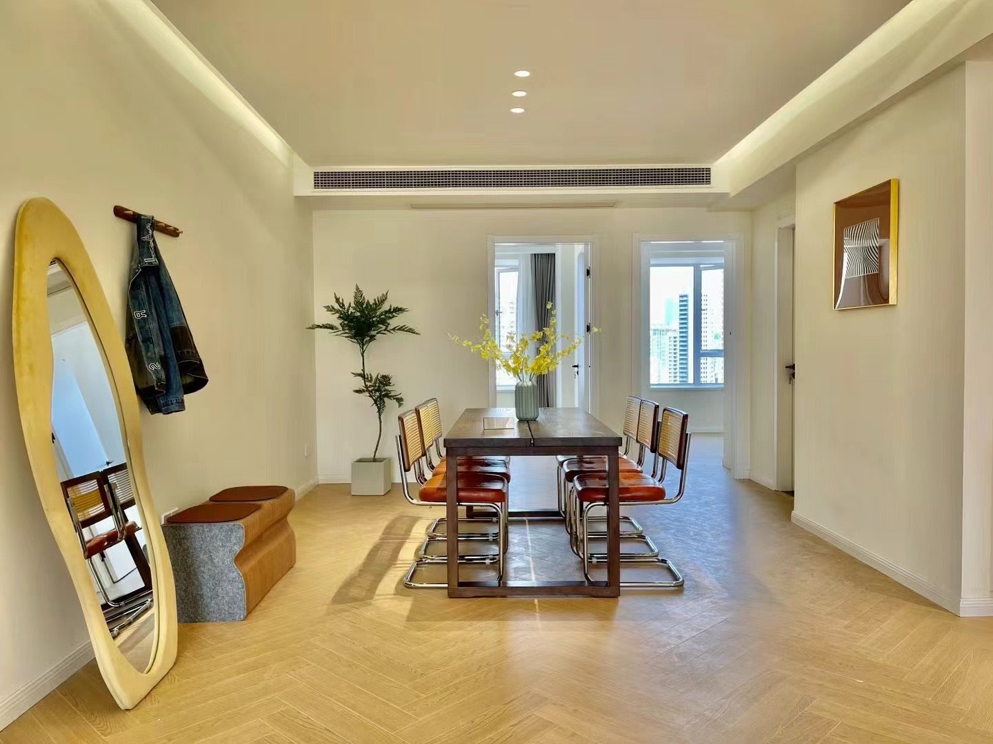 Nice 3br with balcony at jingan 曼克顿豪庭3房带阳台