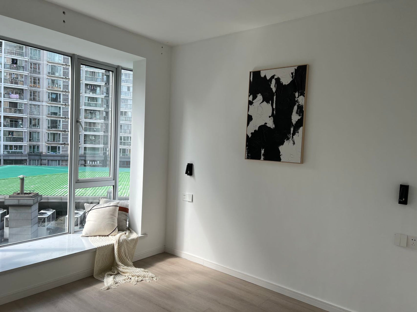 modern 2br 2baths apt at Xujiahui 福源汇居2房
