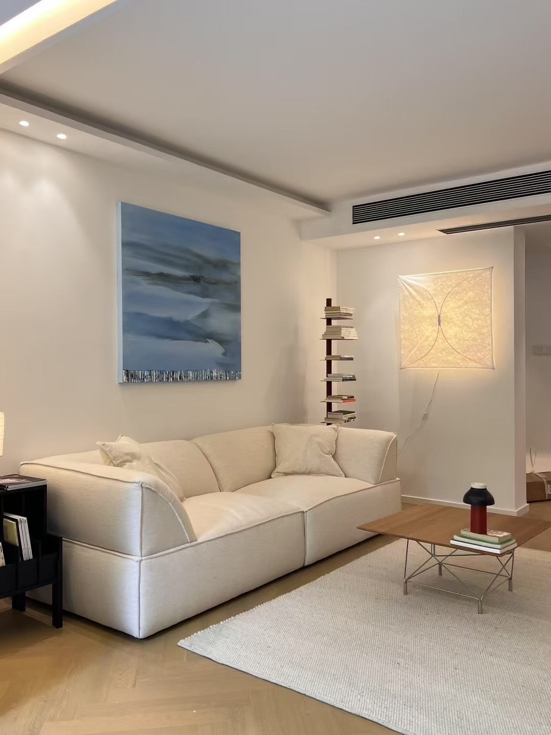 Modern 2br apt with balcony 静安康寓2房带阳台