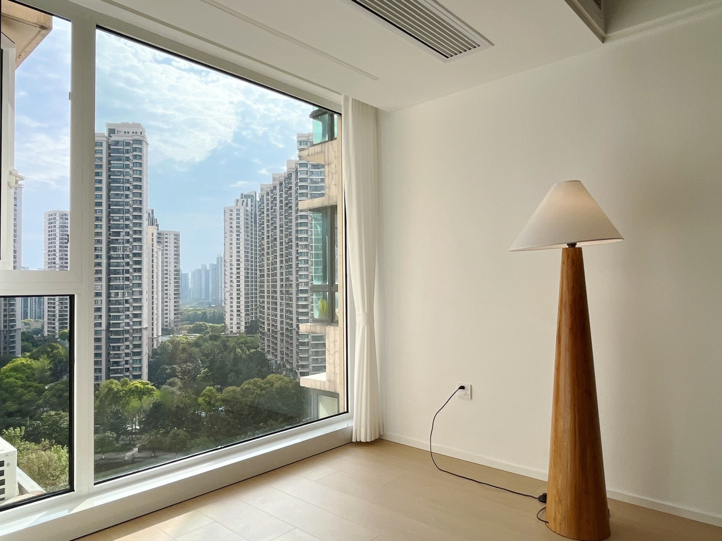Brand new 2br 2bath with floor heating 中远两湾城2房