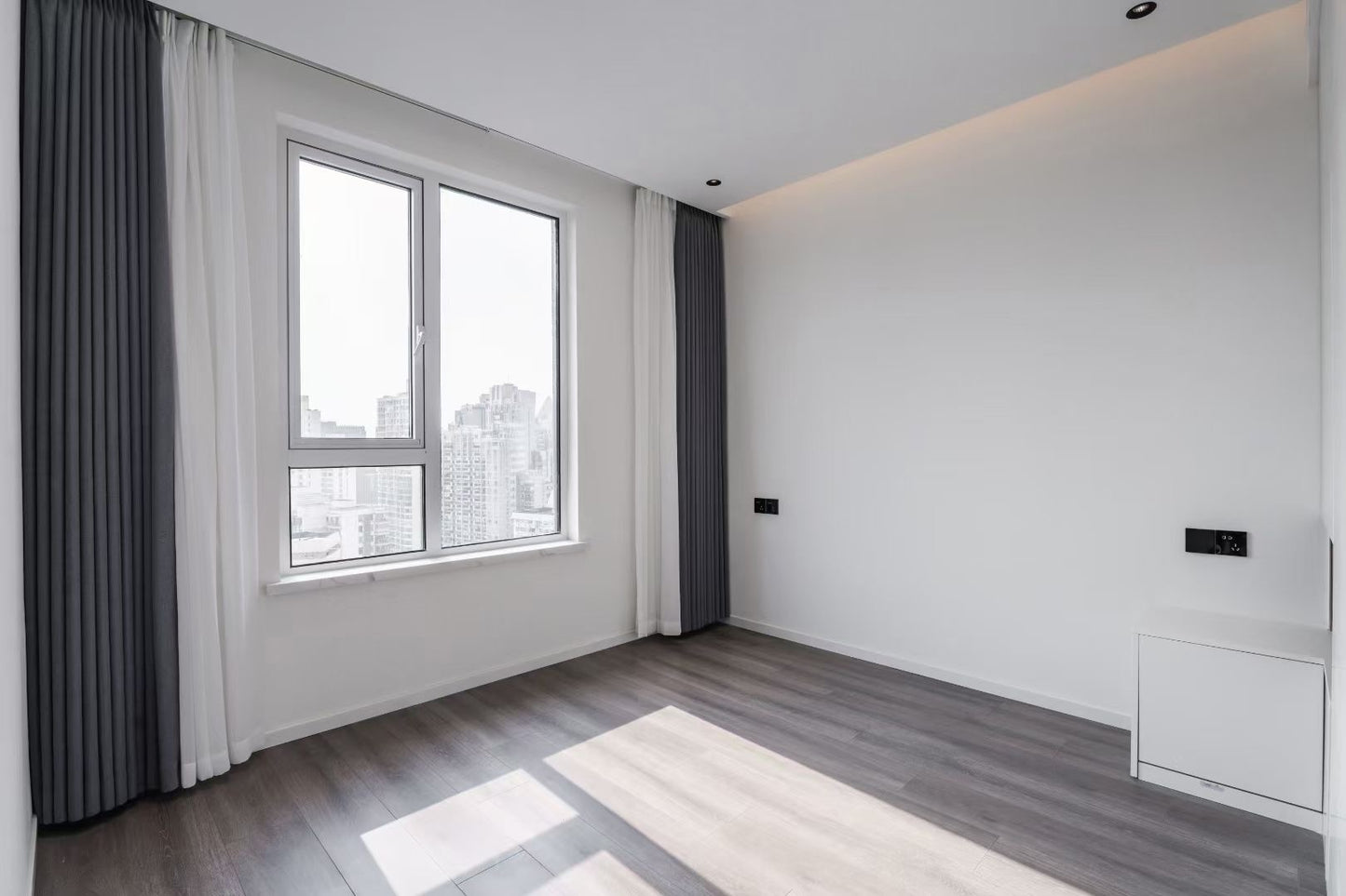 Modern 3br+study / Xujiahui 天际花园3+1房