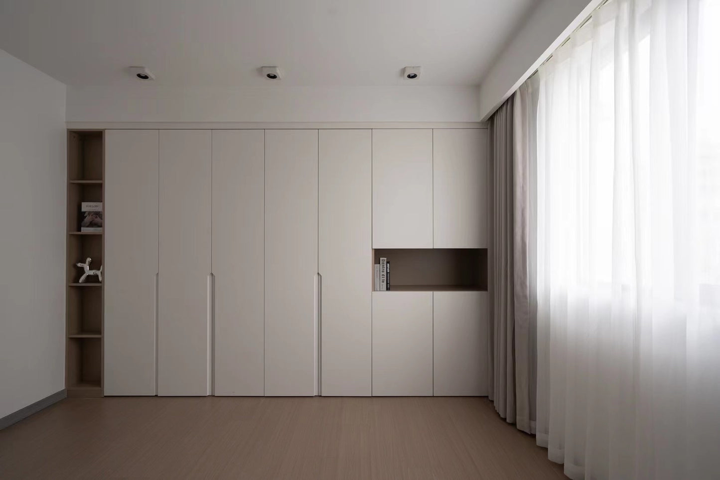 Nice 3br with terrace at people square 宏泰公寓3房带露台