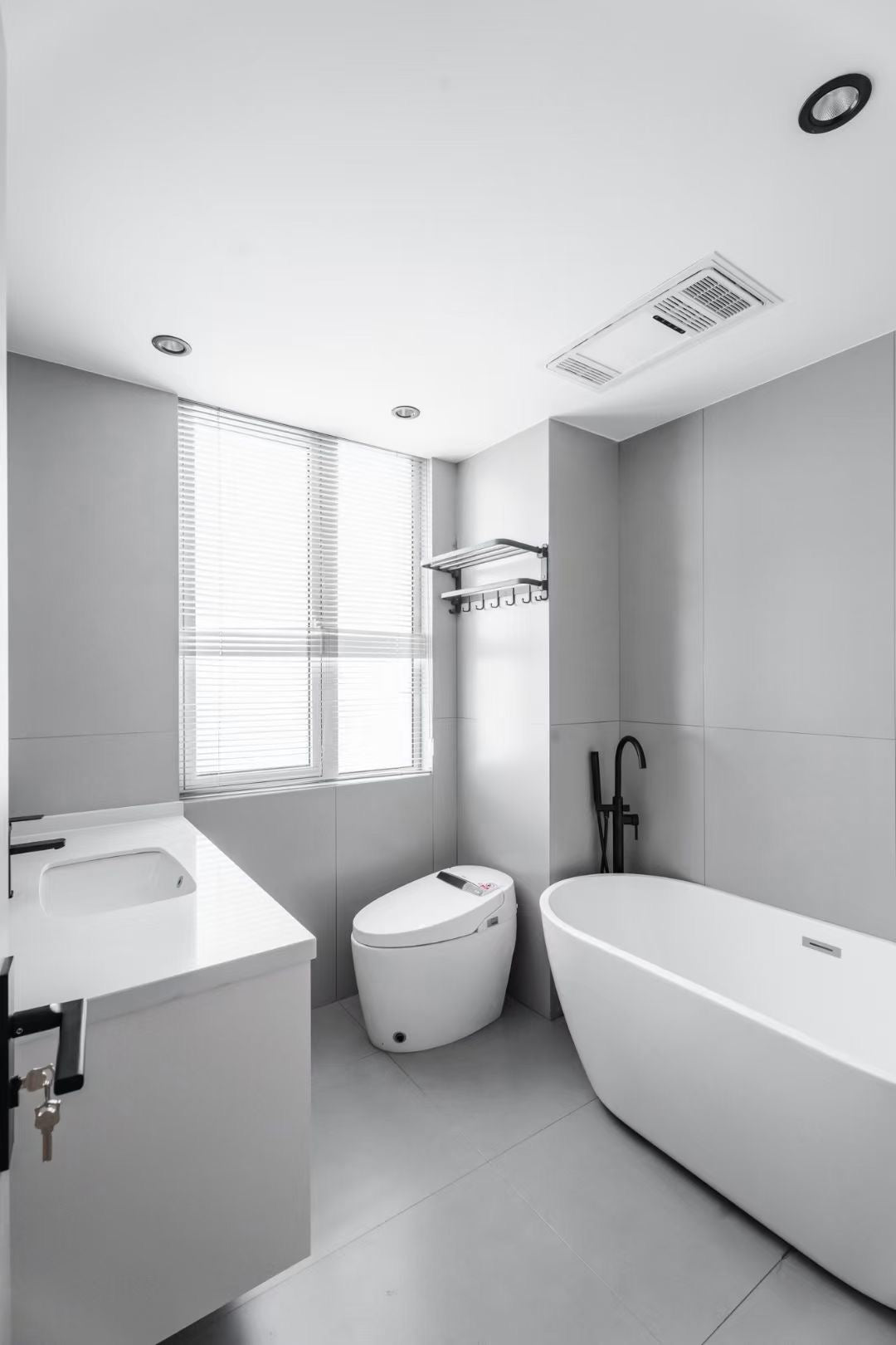 Modern 3br+study / Xujiahui 天际花园3+1房