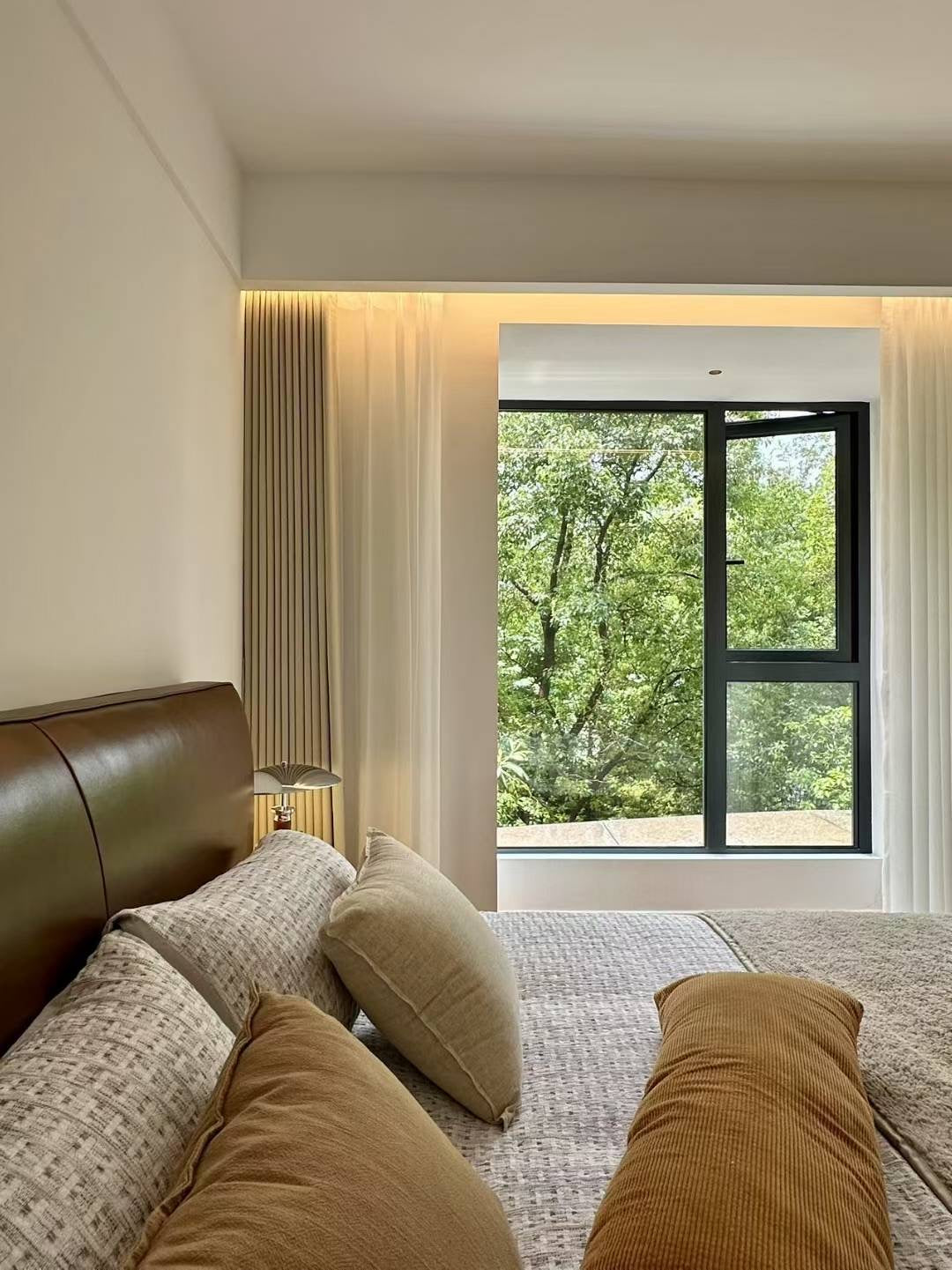 Newly 2br beside Suzhou river 中远两湾城2房