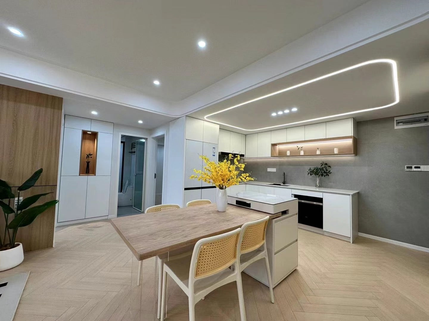 Newly 3br apt near iapm 襄乐大厦3房新装修