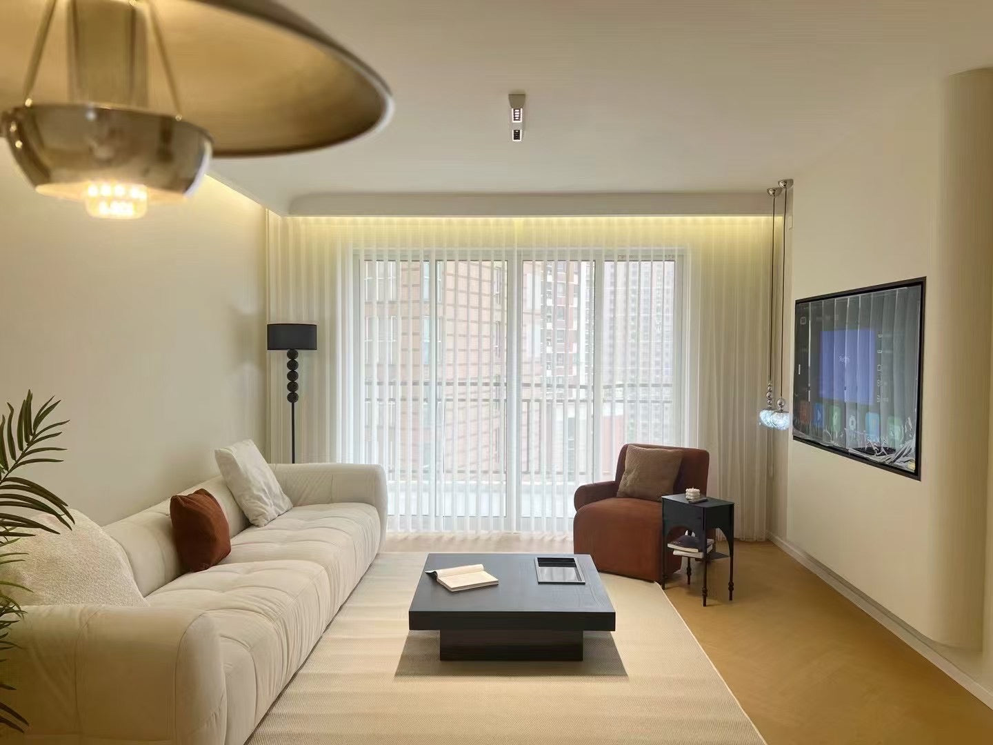 Spacious 3br with floor heating at jingan temple 静安艺阁3房