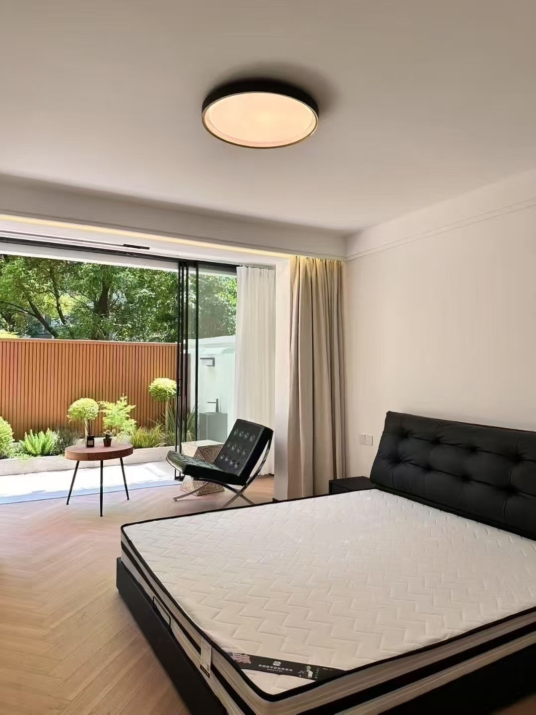 Modern 2br apt with garden 静安紫兰苑2房