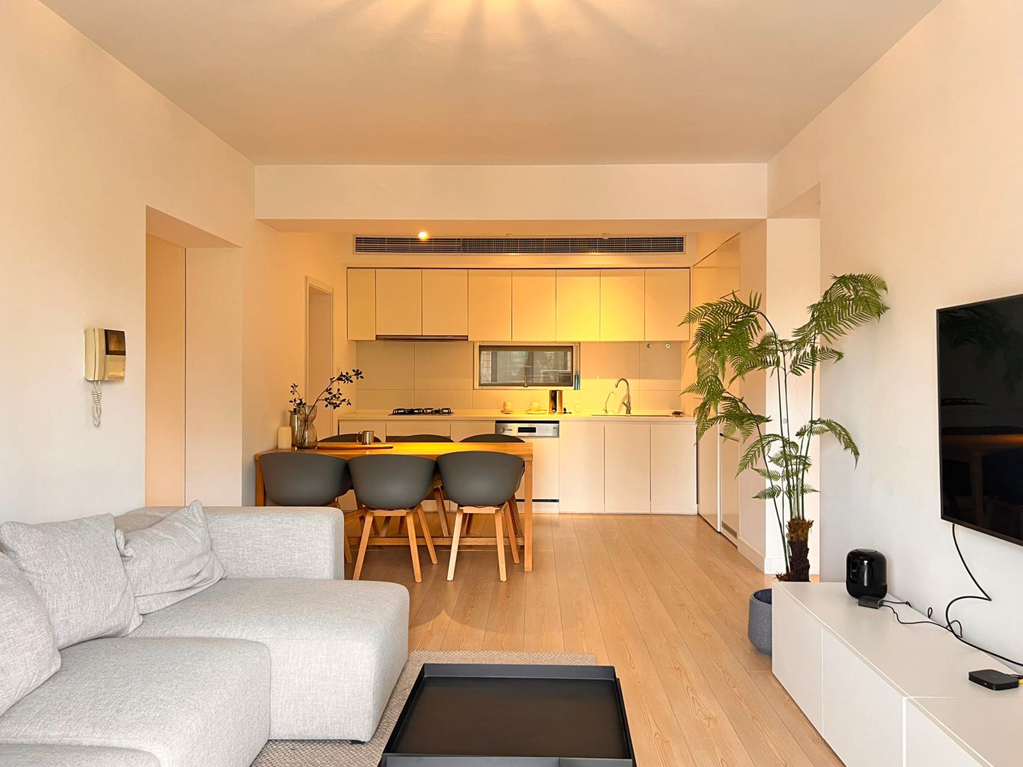 Nice 3br at shanghai library 鸿艺豪苑3房