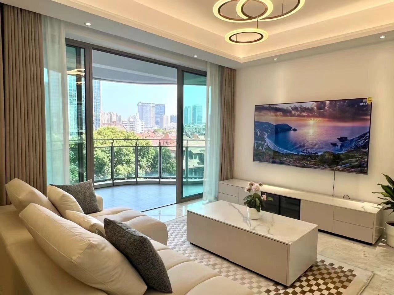 Modern 2br apt with balcony in jingan four seasons 静安四季2房带阳台