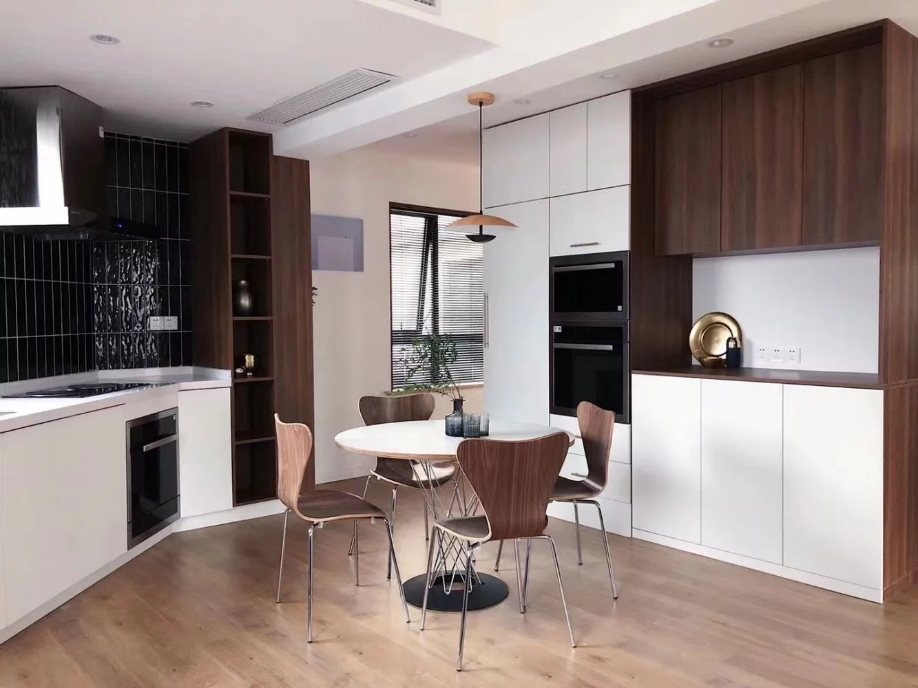 modern 1br with study at jingan 静安紫苑1房+书房