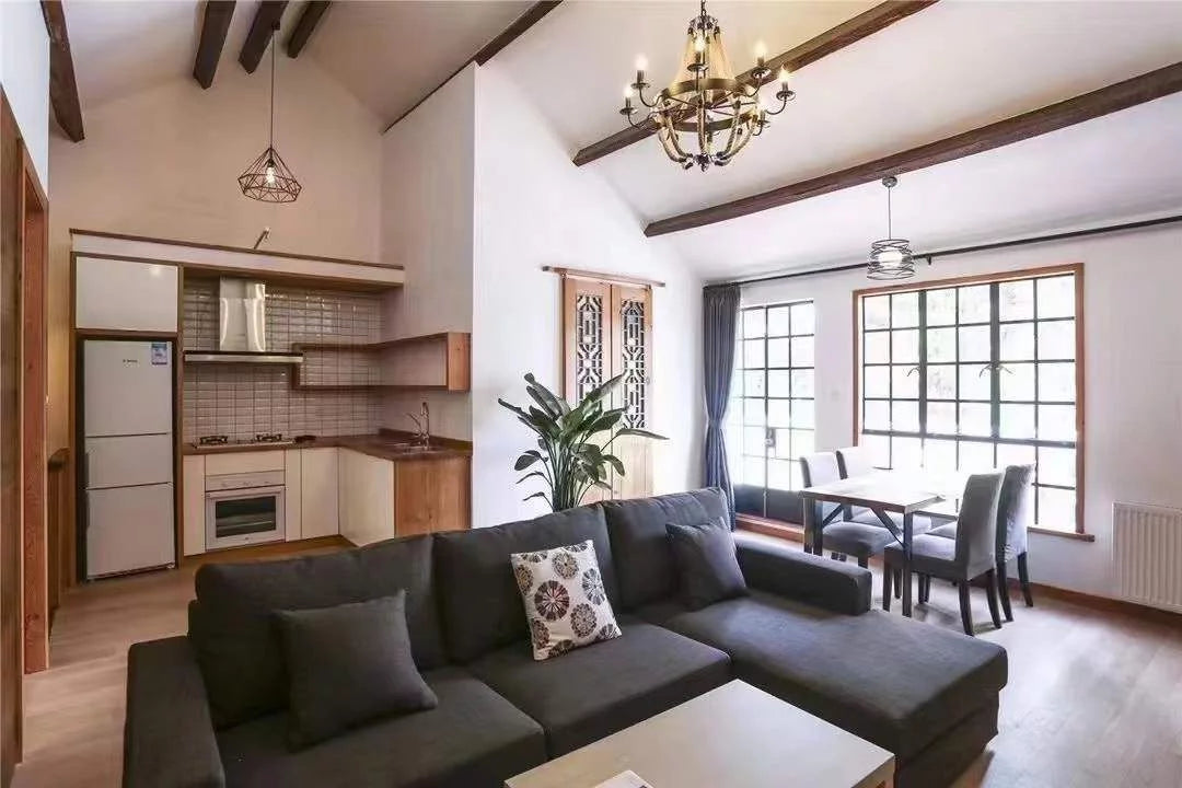 yanqing rd 1br with high ceiling 延庆路1房带露台