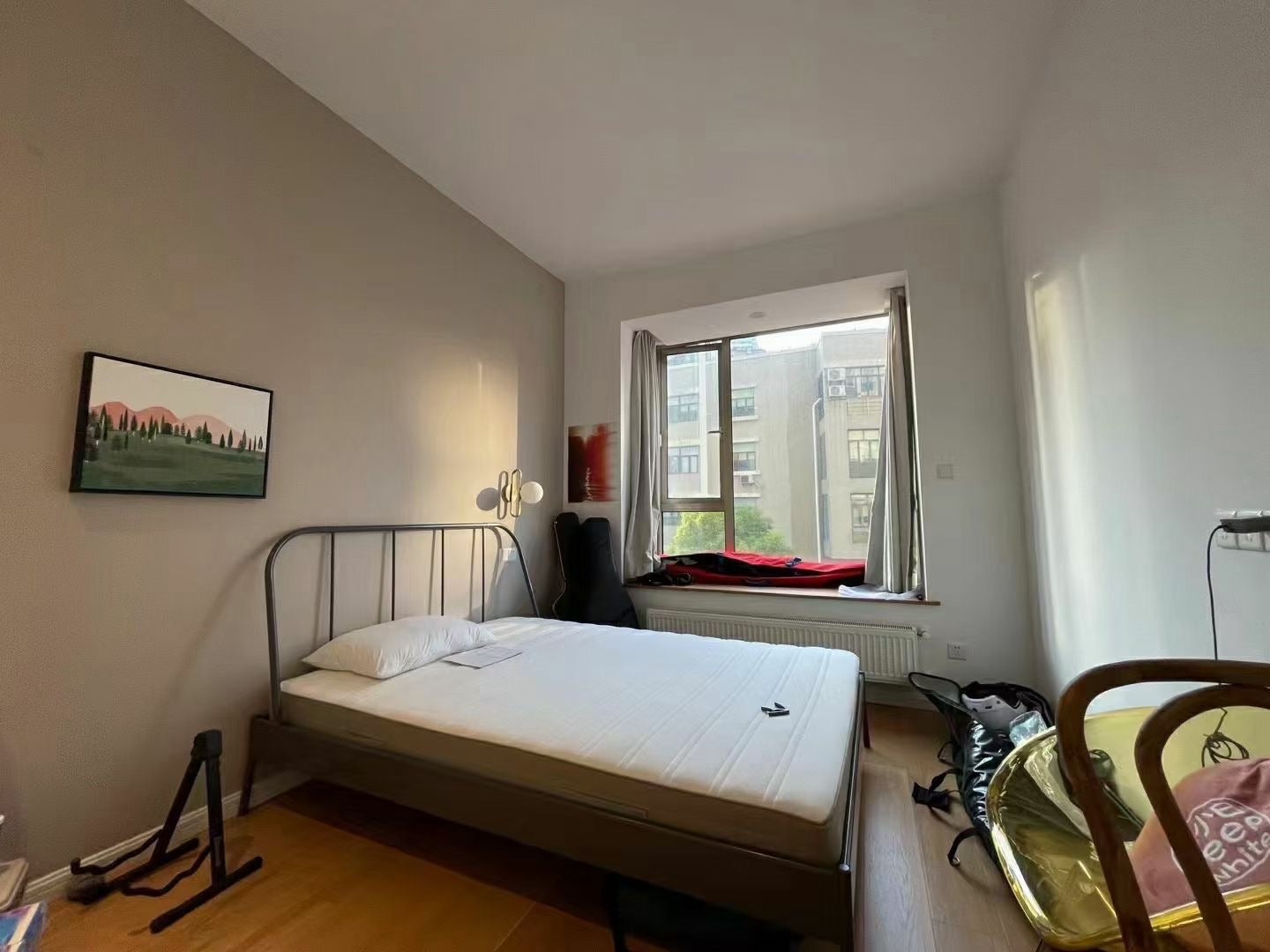 beautiful 2br 1study in jingan 东海园2+1房开窗见绿