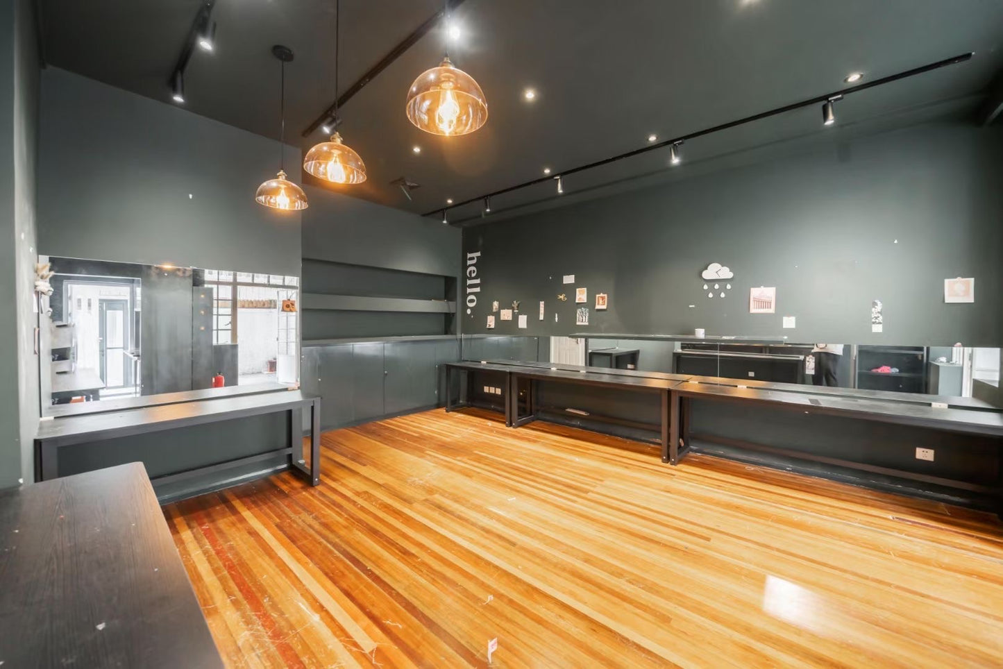 xintiandi stuido with yard 重庆南路工作室带院子