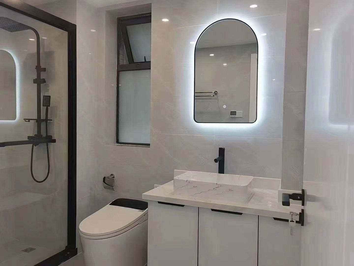 modern 2br apt with river view 耀江花园2房江景