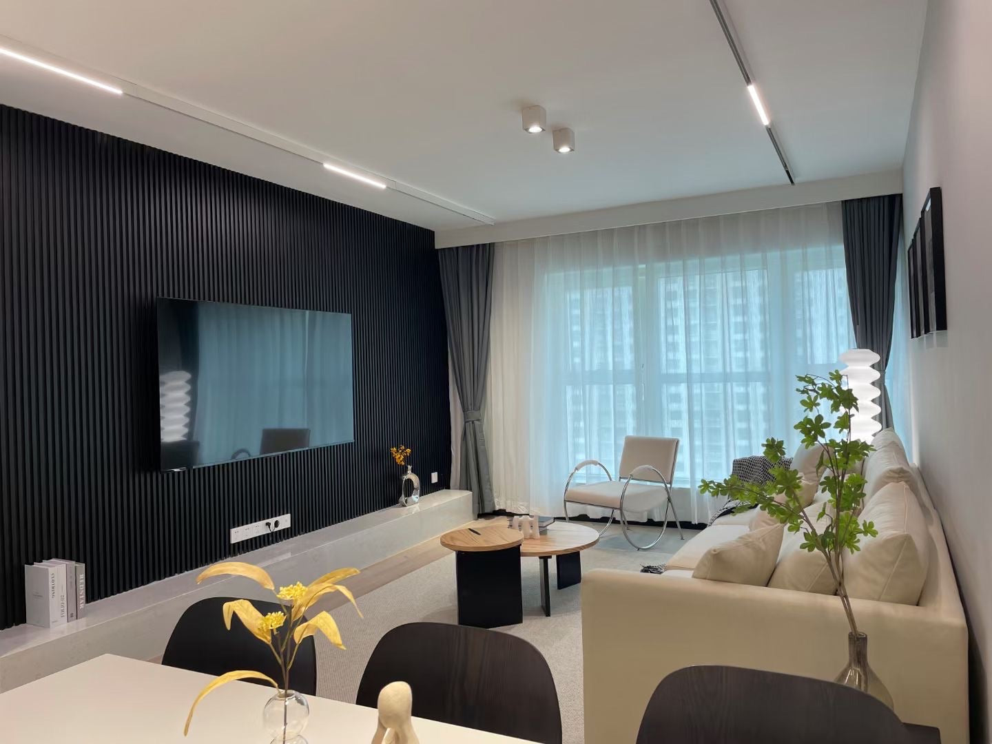 modern 3br apt at 8 park avenue 静安豪景3房地暖