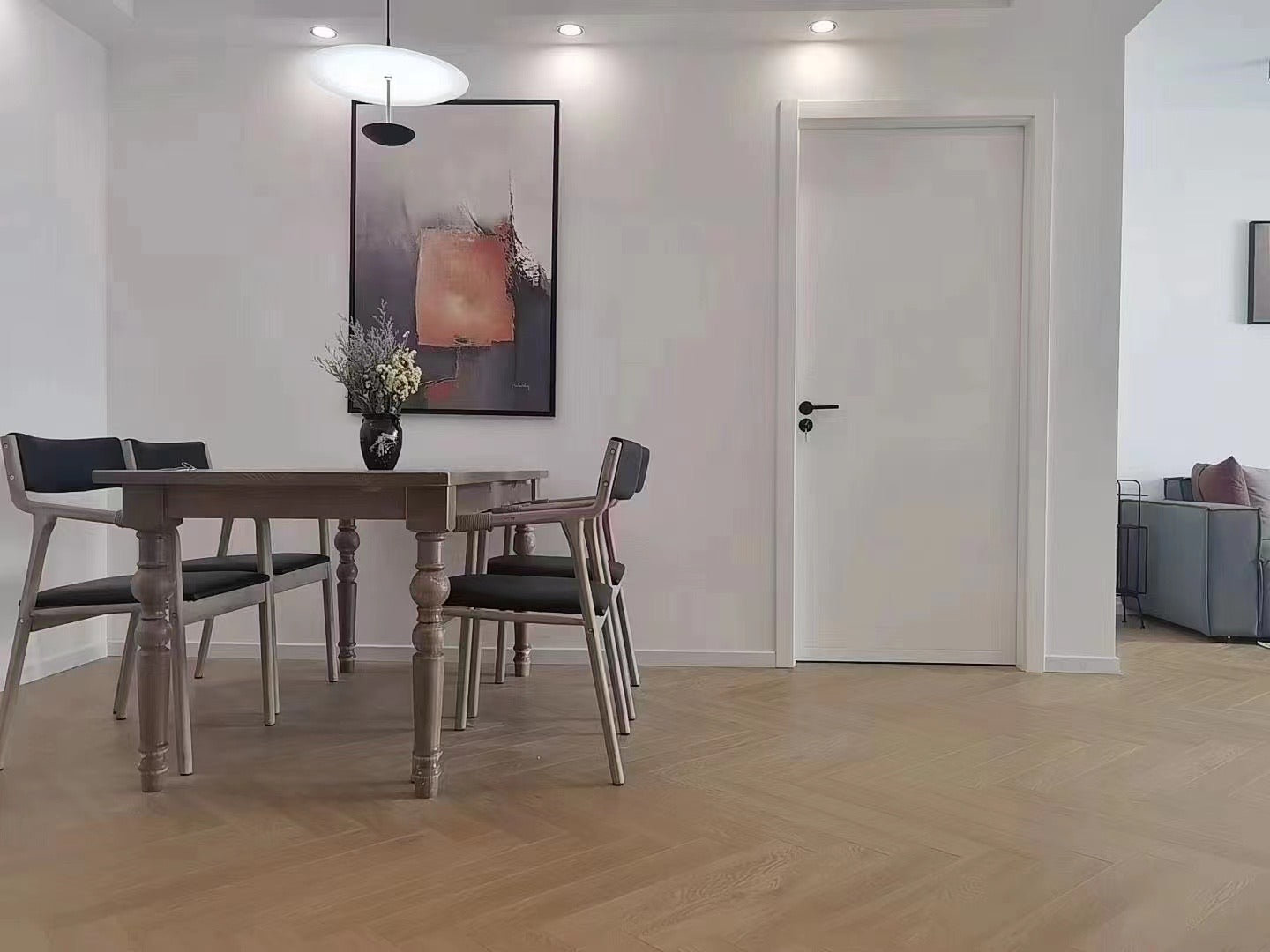 modern 2br apt with river view 耀江花园2房江景