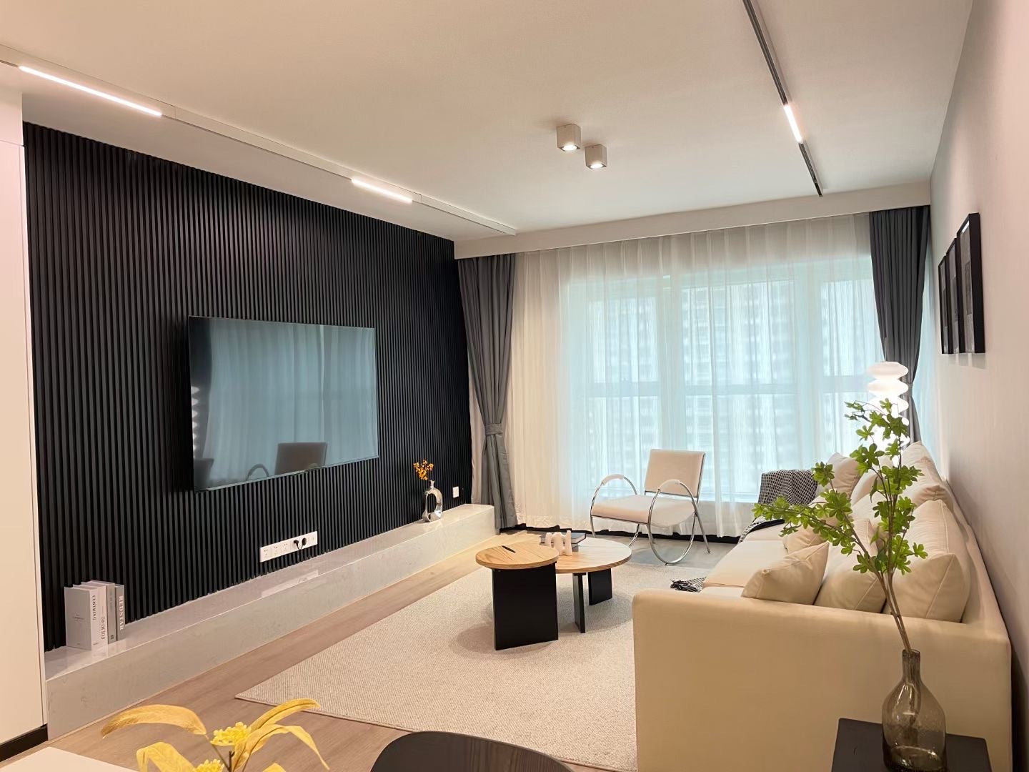 modern 3br apt at 8 park avenue 静安豪景3房地暖