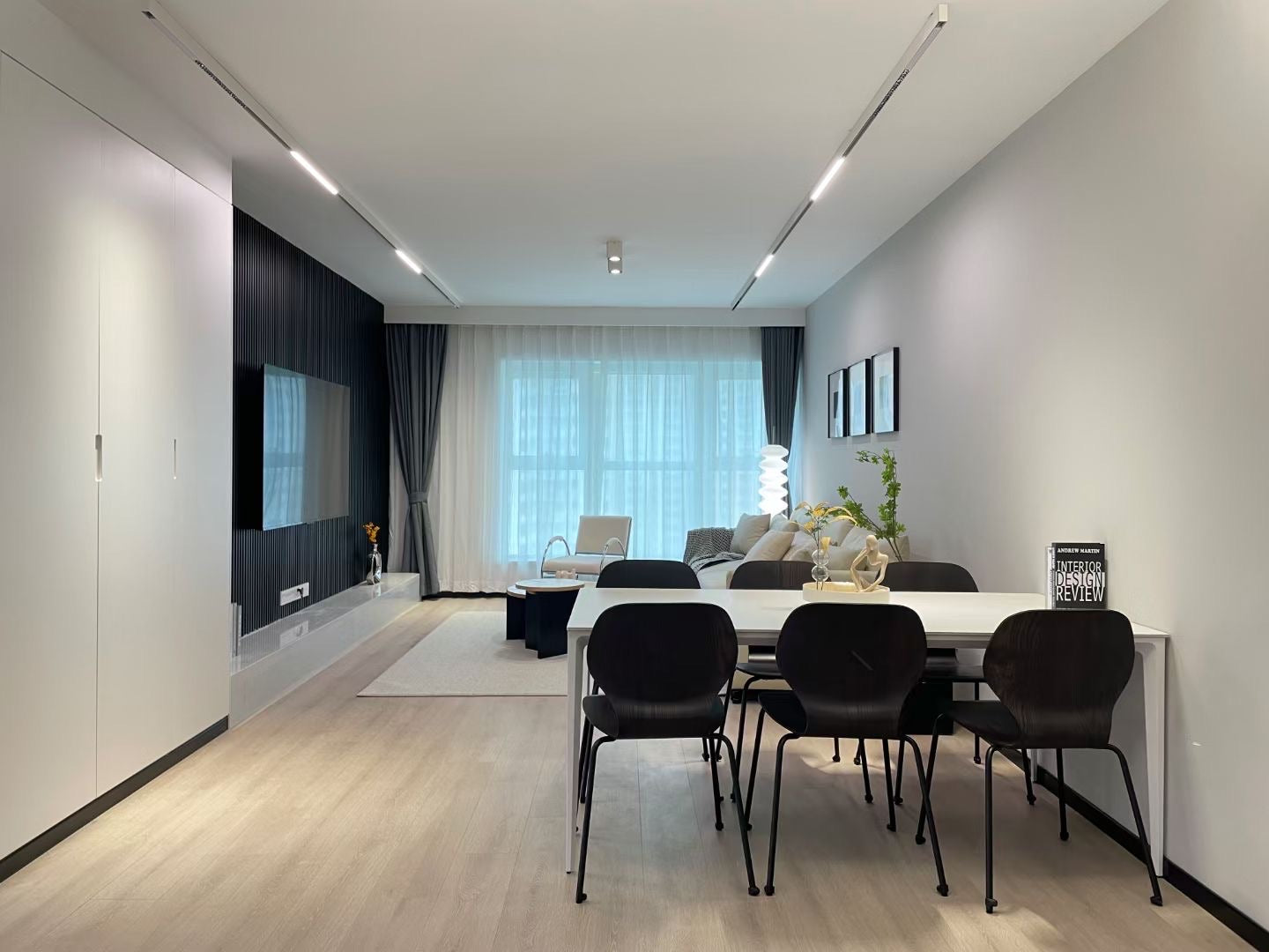 modern 3br apt at 8 park avenue 静安豪景3房地暖