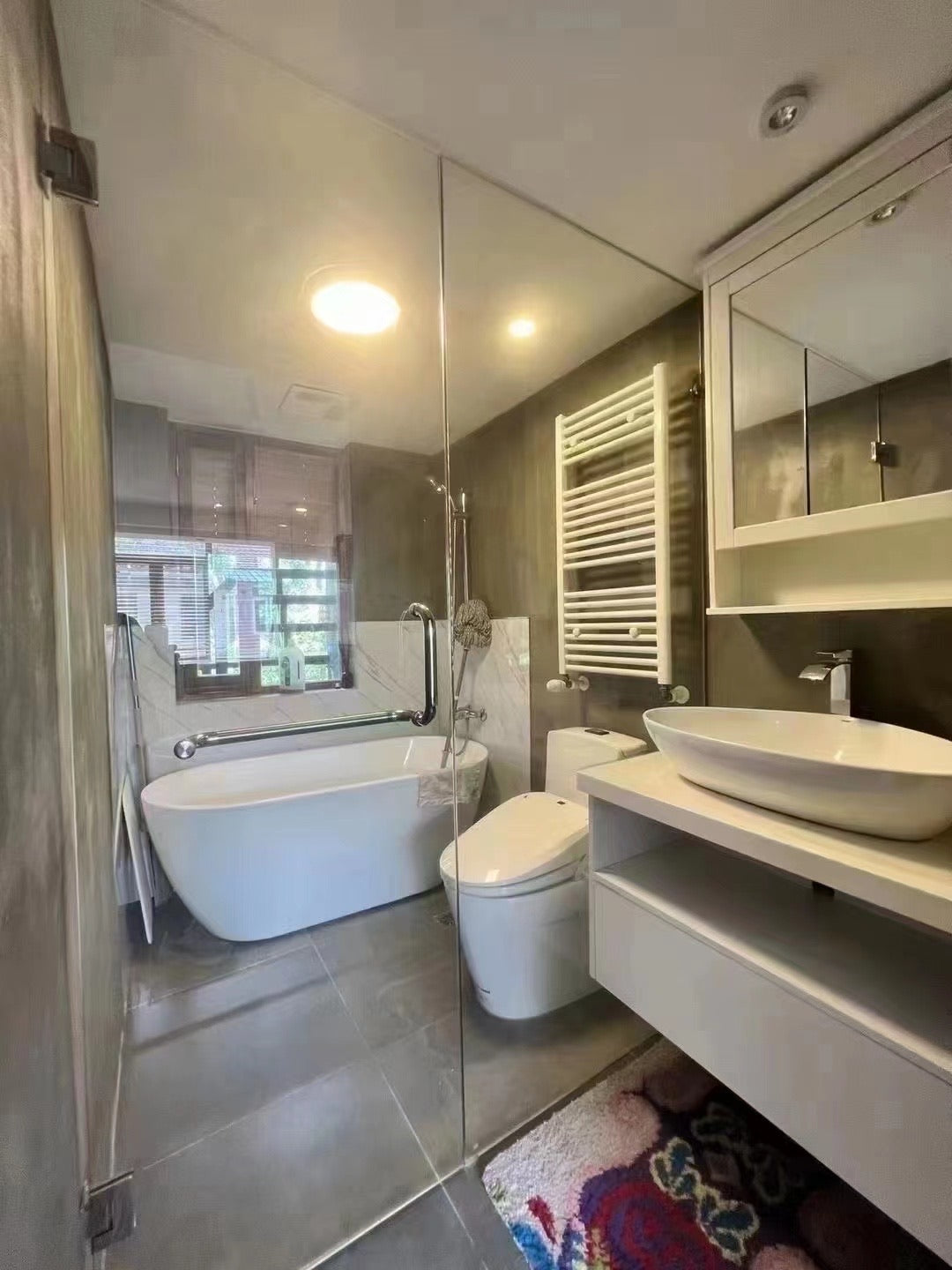 unique 2br with sunny room and terrace 复兴中路2房+阳光房带露台