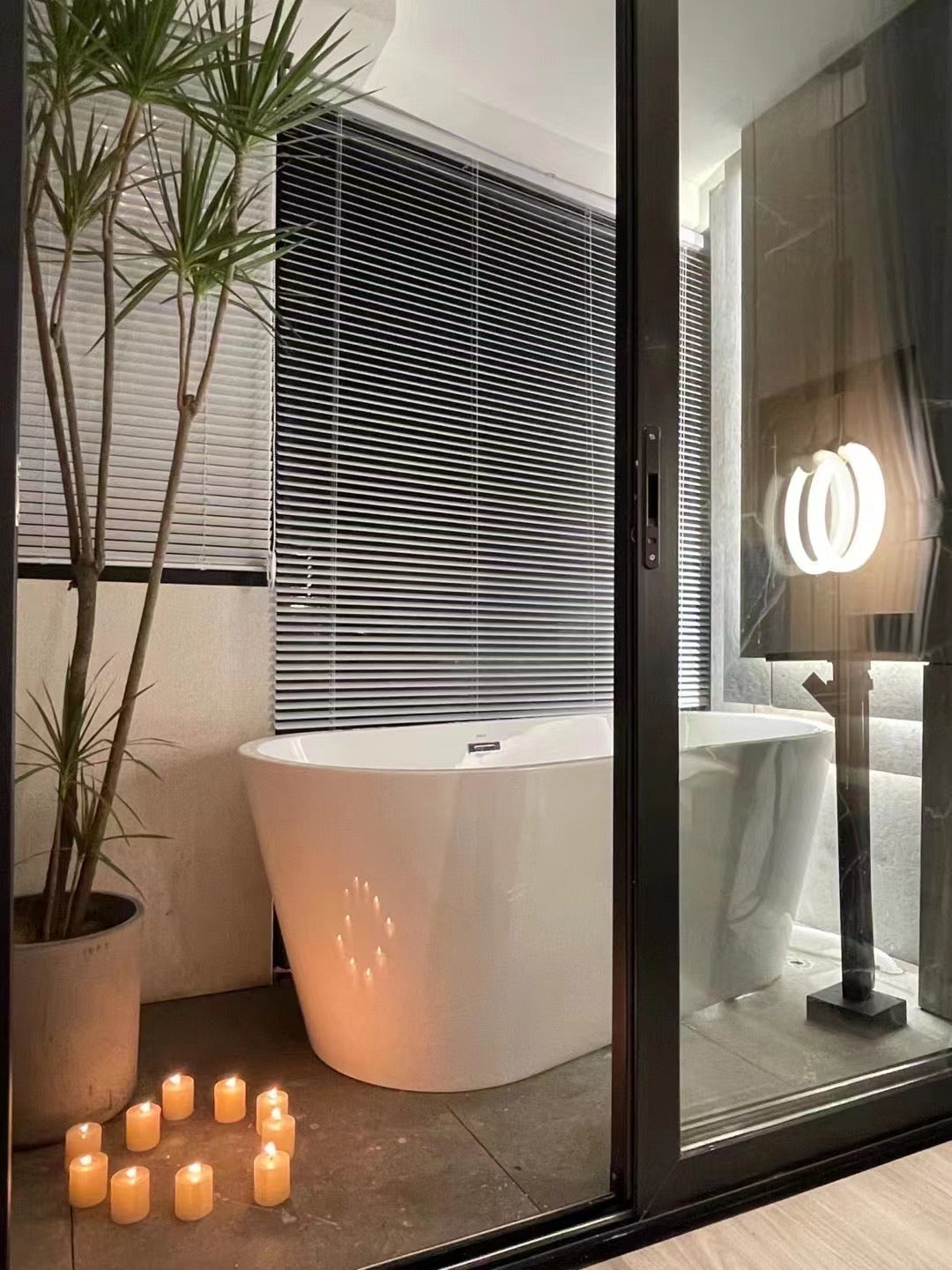 modern 2br duplex apt with balcony 陕西南路2房复式带阳台