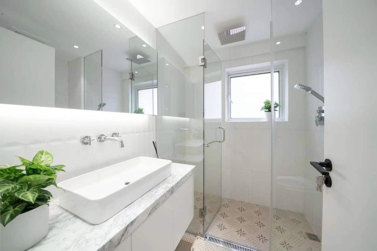 modern 2br apt high floor zhenning rd 欣安大厦2房高区