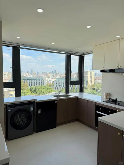 Spacious 4br 200sqm with terrace  古北4房200平米带露台