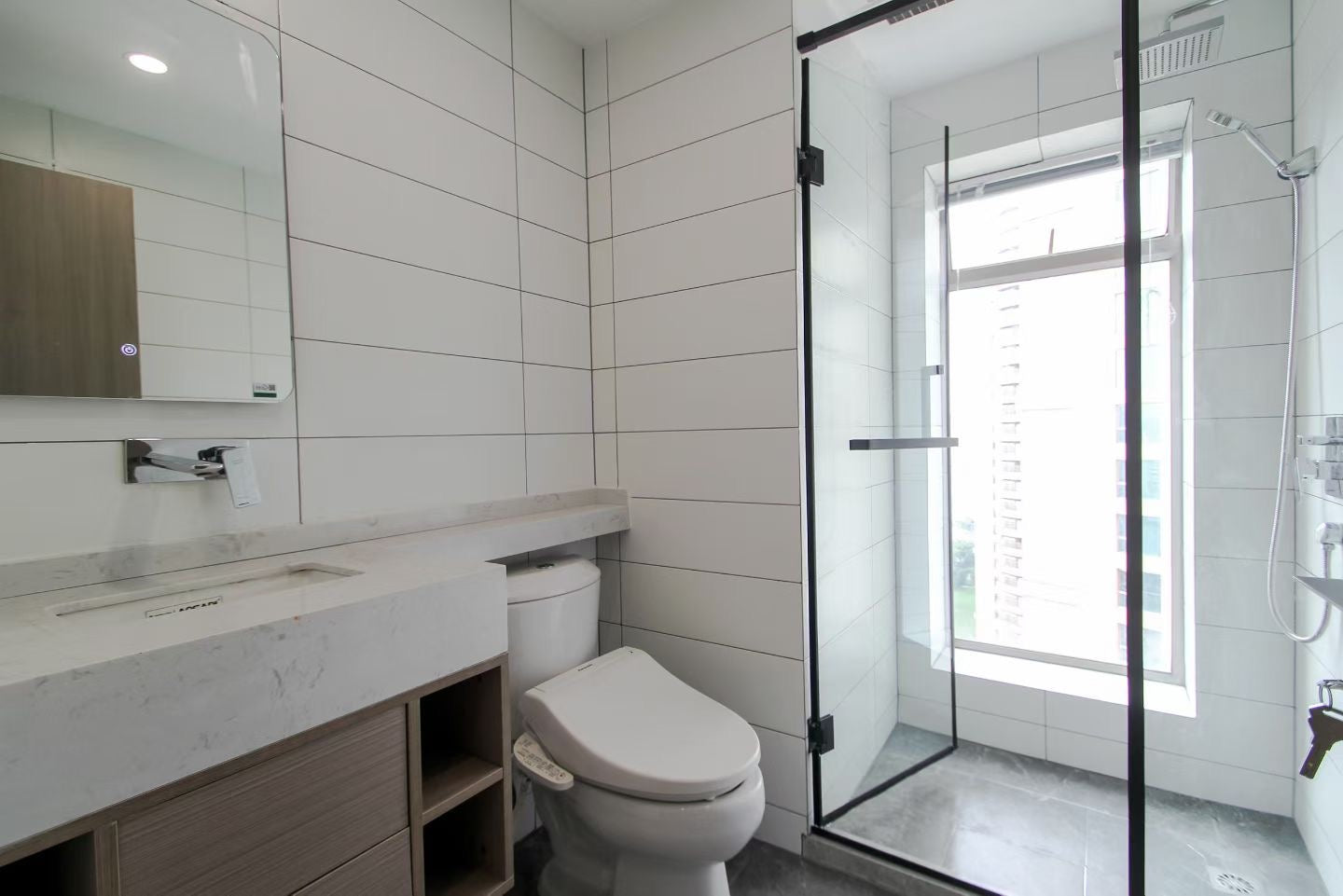 Modern 2br 2baths apt at pudong lujiazui 世茂滨江花园2房