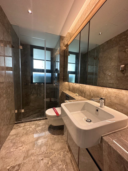 Modern 4br apt in Gubei Central Park 古北中央公园4房