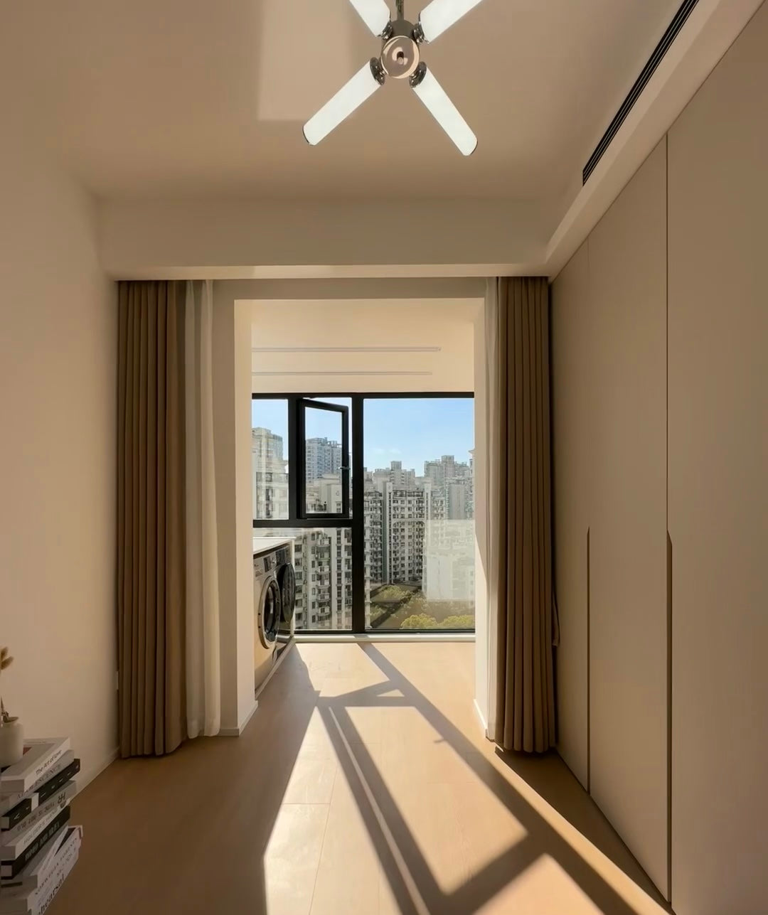 Modern 2BR loft apt with river view 上海知音苑2房复式