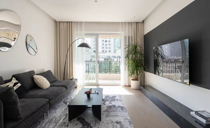 Modern 2br apt at jingan 静安陕康里2房带阳台