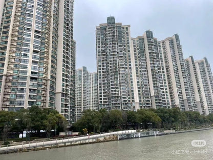 Suzhou river 2br apt with terrace 中远两湾城2房带露台