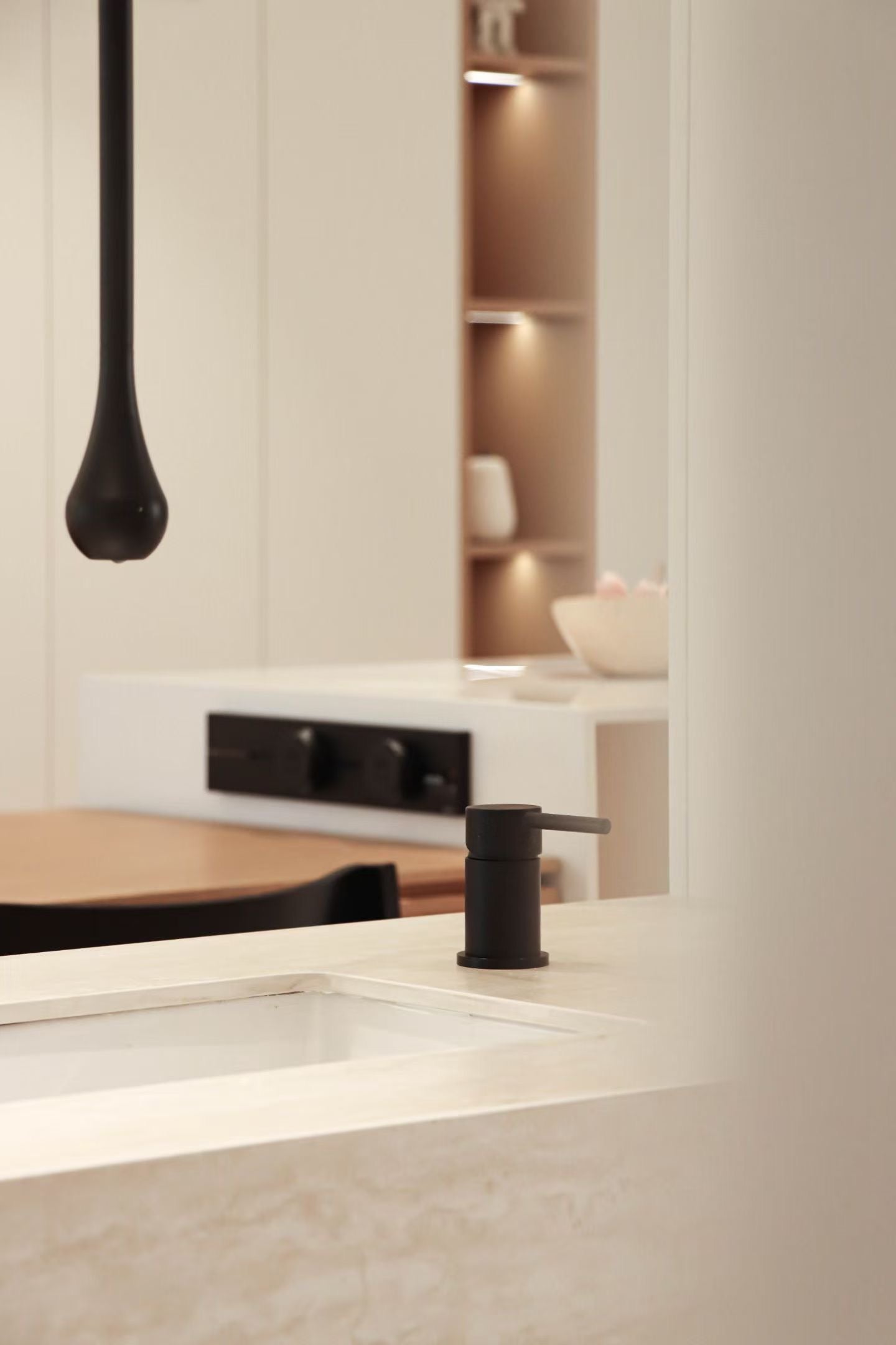 Nice 2br + study apt near jiaotong university 东湖名苑2房+书房