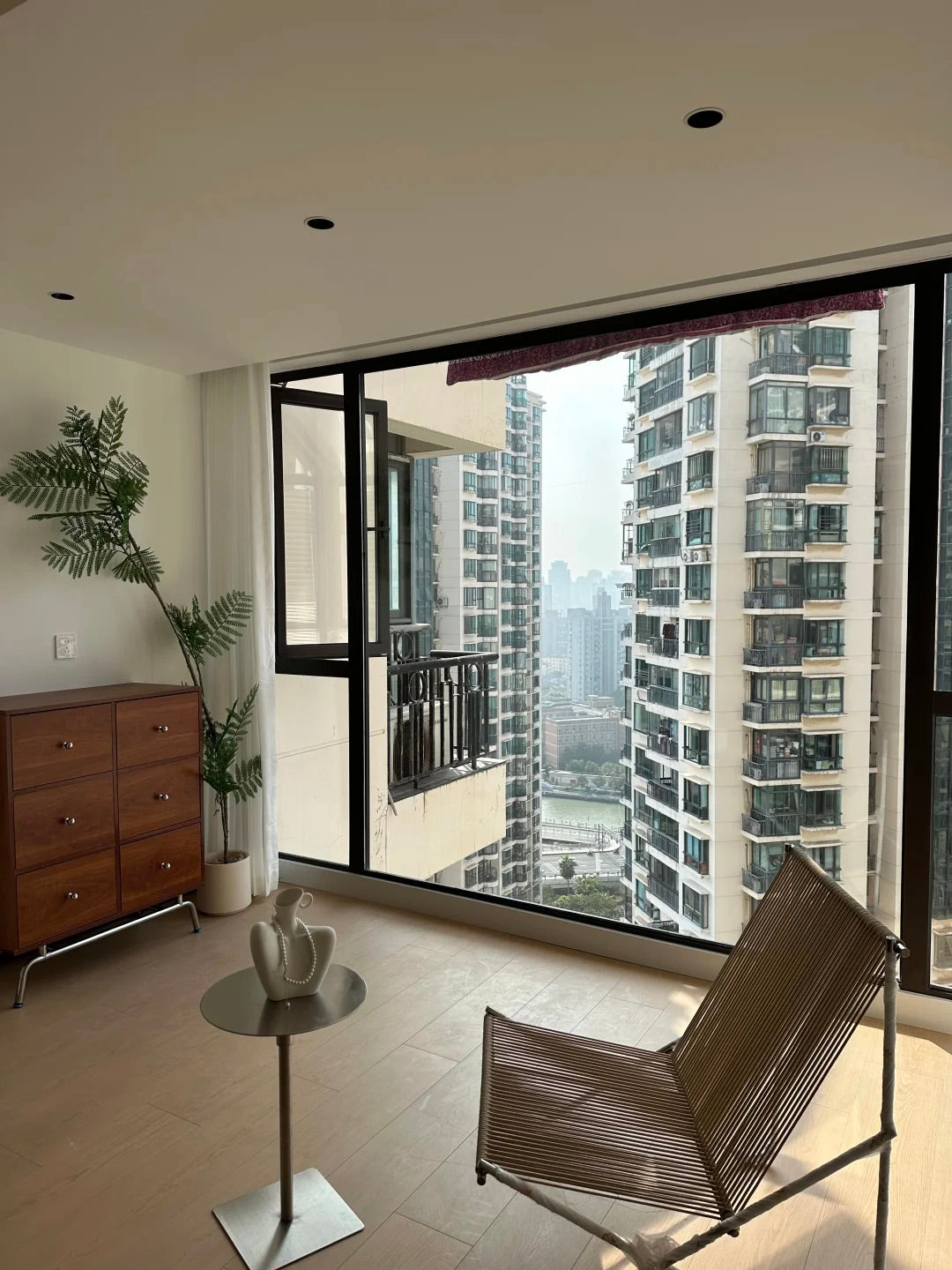 Newly 2br beside Suzhou river 中远两湾城2房