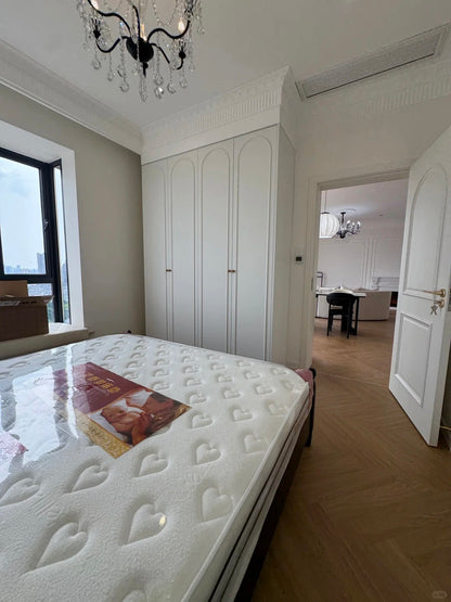 Spaciouse 1br at zhabei park  闸北公园1房
