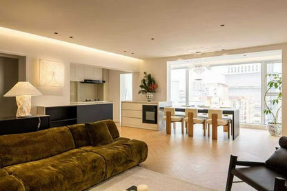 Newly 3br with nice view @ Xinzha road  新闸大厦3房