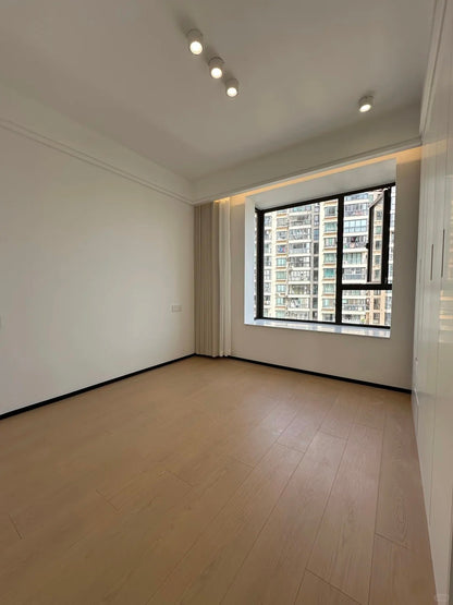 Newly 2br beside Suzhou river 中远两湾城2房