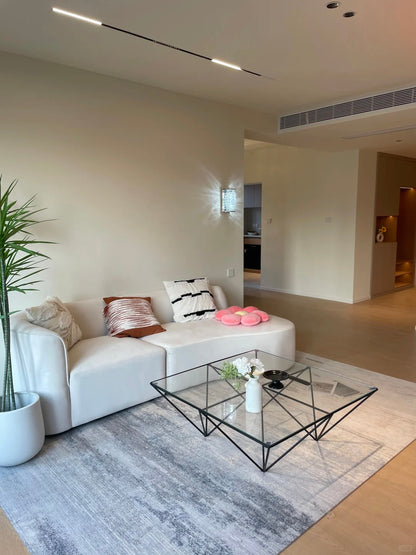 Sunny 2BR + walk in closet at people square   雅州公寓2+1房