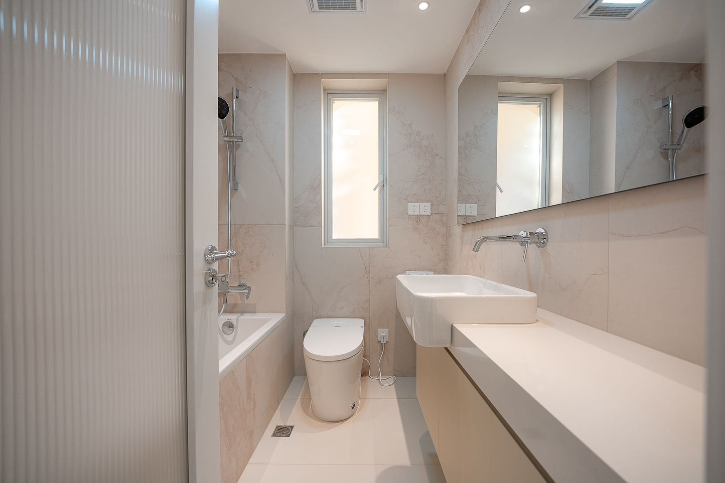 Modern 2br 2baths apt at tianshan oasis riviera 天山河畔2房