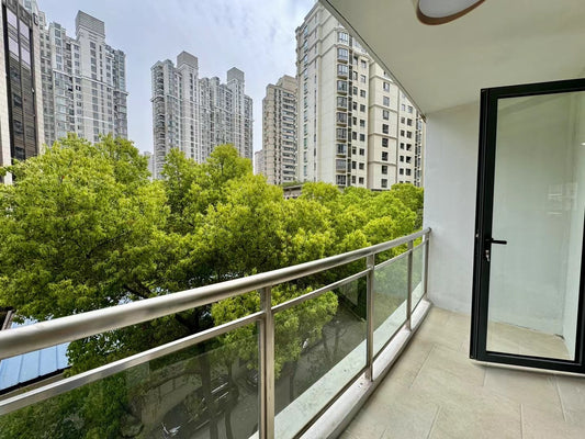 Beautiful 3br with floor heating at Xujiahui 莱诗邸3房新装修