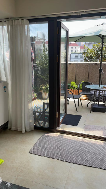 Nice 2br with terrace / Jingan 海防路电梯2房带露台