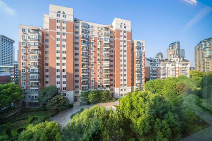 Modern 3br apt at changshou rd 绿洲城市花园3房