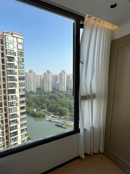 Newly 2br beside Suzhou river 中远两湾城2房