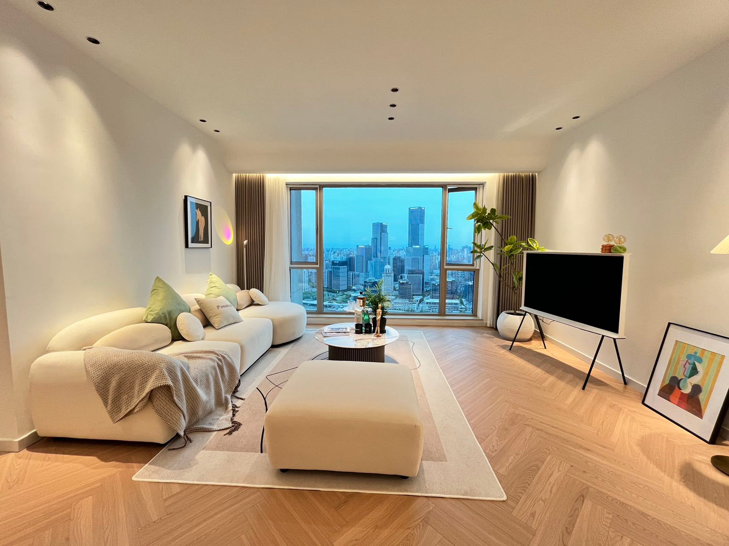 Beautiful 2br apt at Lujiazui  世茂滨江花园2房