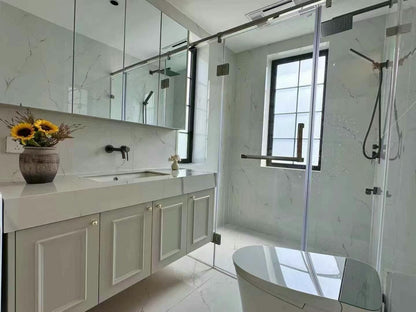 weihai rd 2br apt with terrace  威海路2楼洋房