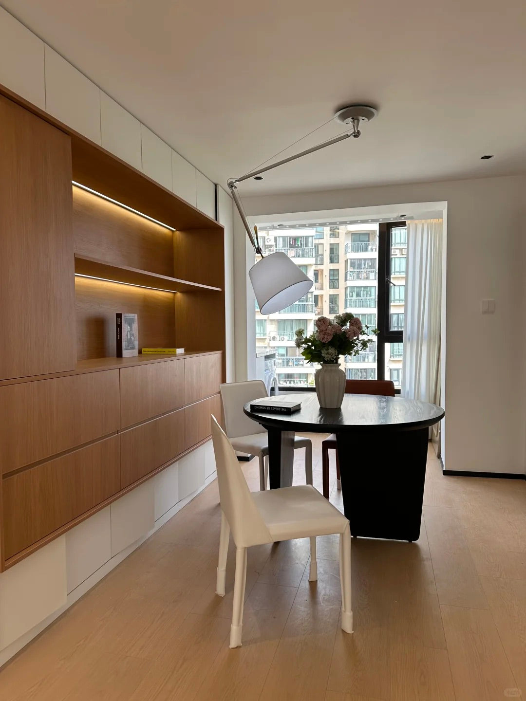 Newly 2br beside Suzhou river 中远两湾城2房