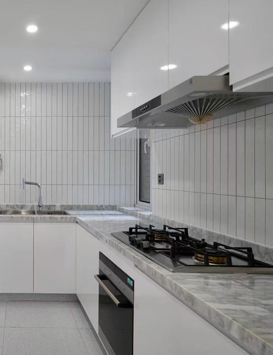 Beautiful 2br apt with balcony 国际丽都2房