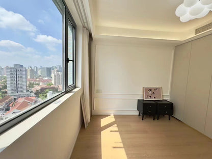 Modern 2br at jiangsu rd station 静安城2房