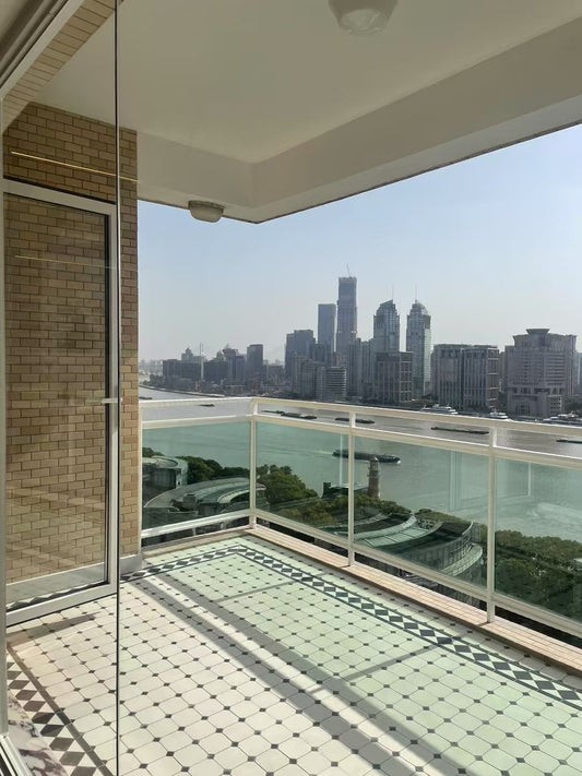 Beautiful  4br apt with river view 陆家嘴仁恒滨江园4房