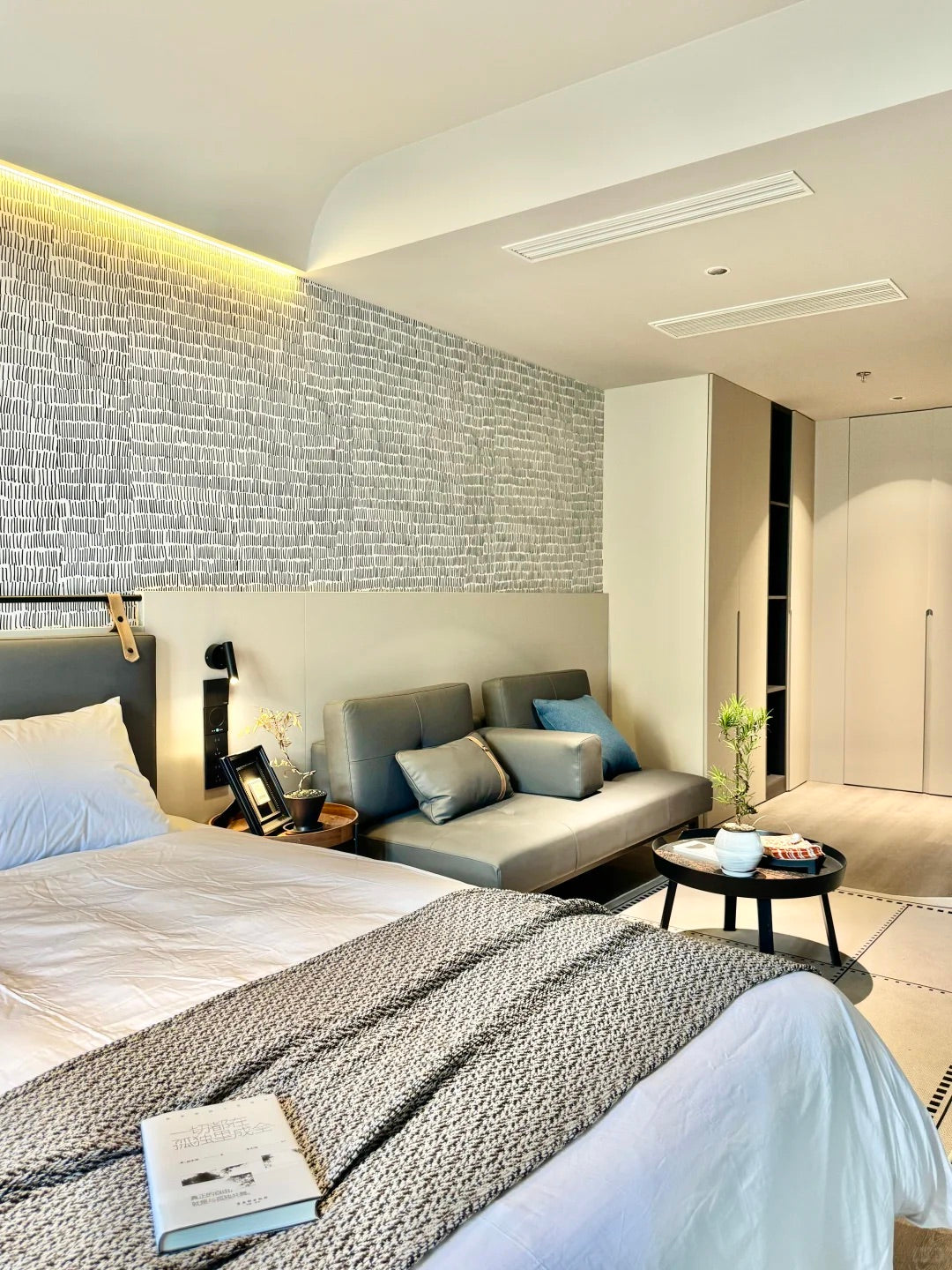 more service apt in Xujiahui 徐家汇摩尔公寓